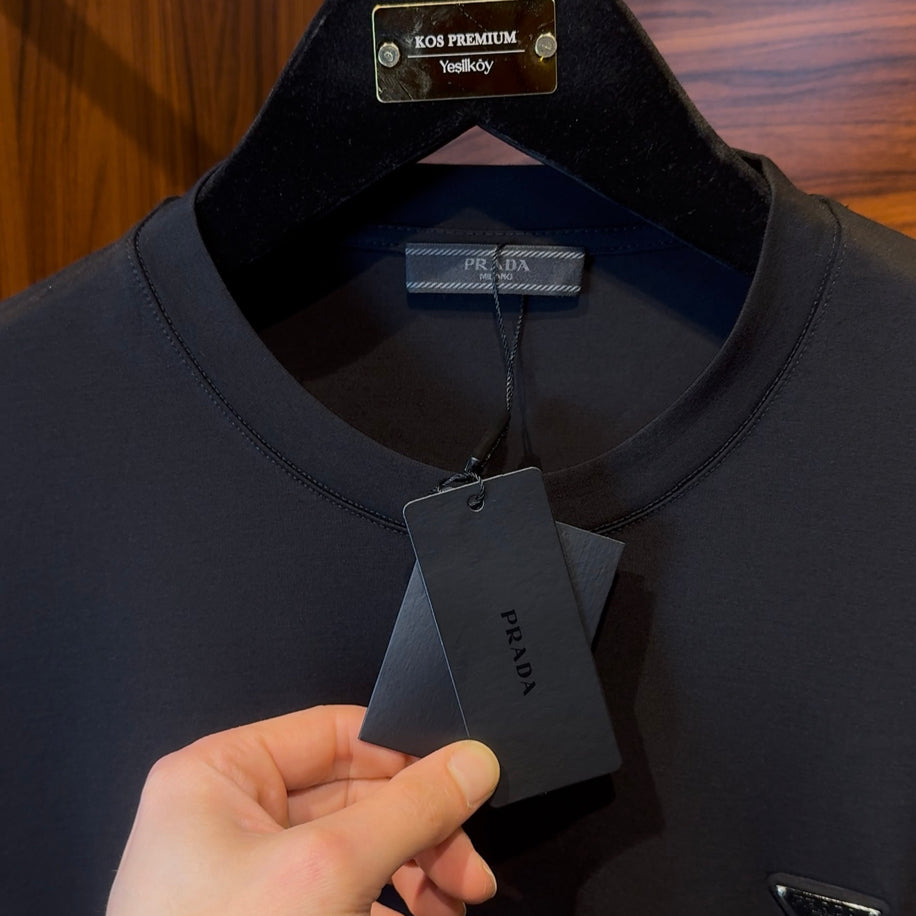 Prada Black Tshirt S231